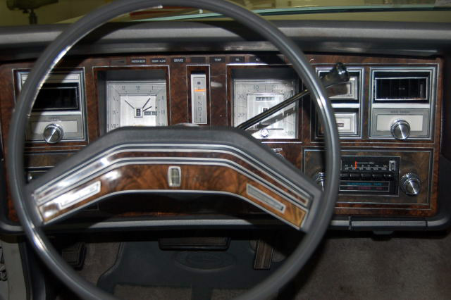 1977 Continental Mark V Cartier dashboard / instrument panel