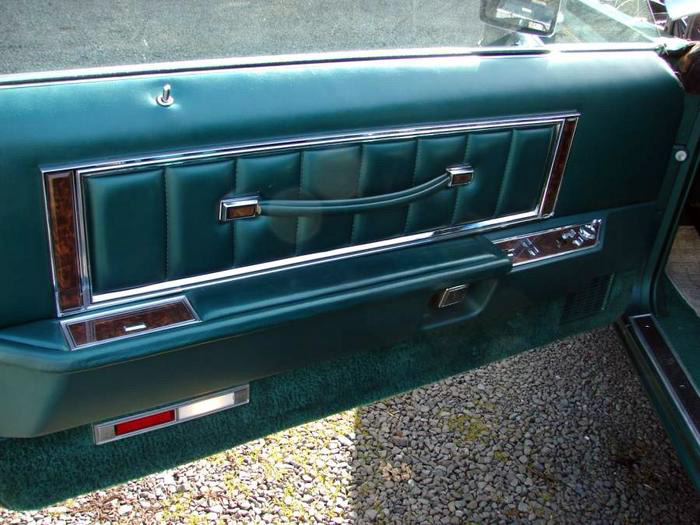1977 Continental Mark V Givenchy door panel w/standard leather sew style 