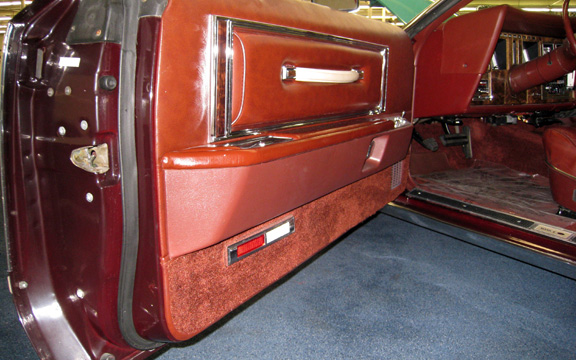1978 Continental Mark V Bill Blass door panel leather interior luxury group sew style 