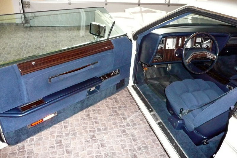 1979 Continental Mark V Collector's Series door panel w/woodtone appliqué