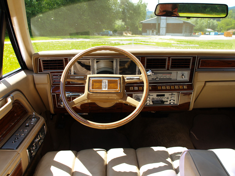 1980 Continental Mark VI luxury group interior